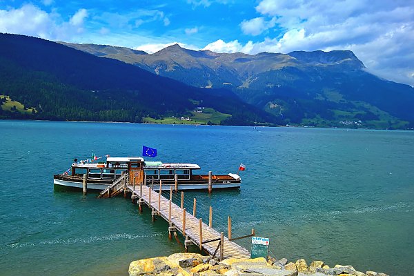 Schifffahrt auf dem Reschensee