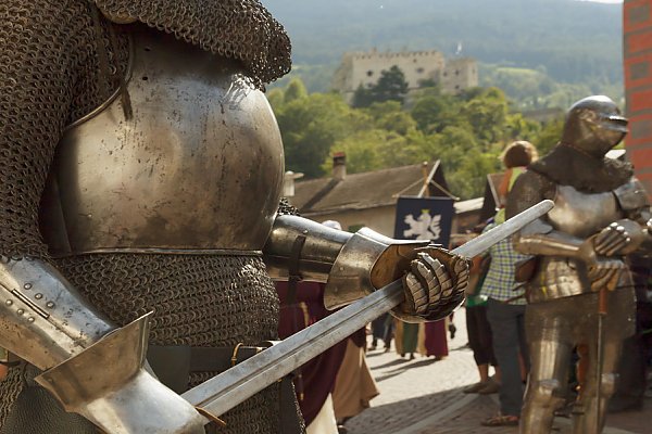 Die Südtiroler Ritterspiele in Schluderns nahe der Churburg Die Südtiroler Ritterspiele in Schluderns nahe der Churburg